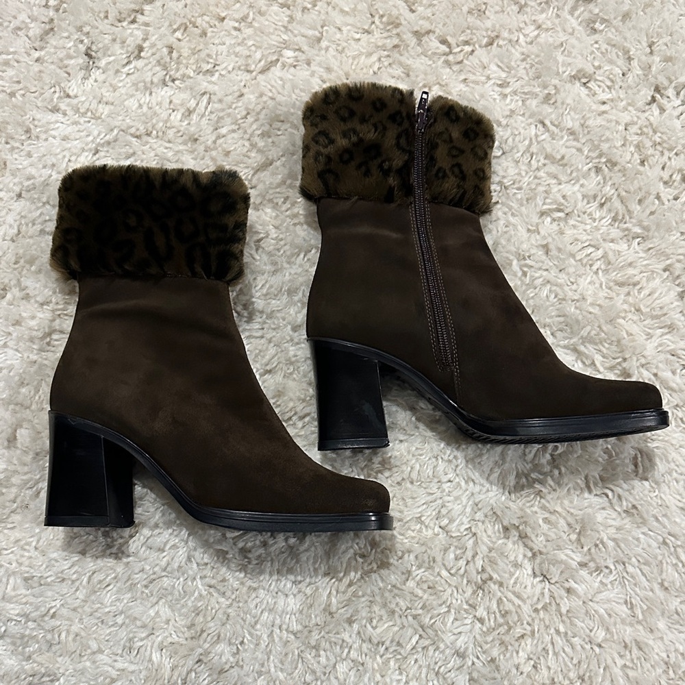 LA CANADIEN Brown Suede Luxury Designer Boots NWOT Sz 8 Classy Quality High End